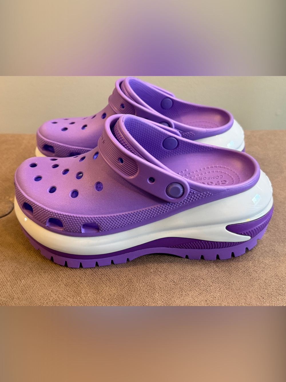 CROCS Mega Crush Clogs Galaxy Purple Women’s Size 8/Mens Size 6 - Picture 2 of 6
